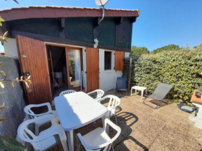 Biscarrosse-plage jolie maisonnette avec terrasse - 200m de la plage -pour 5 personnes